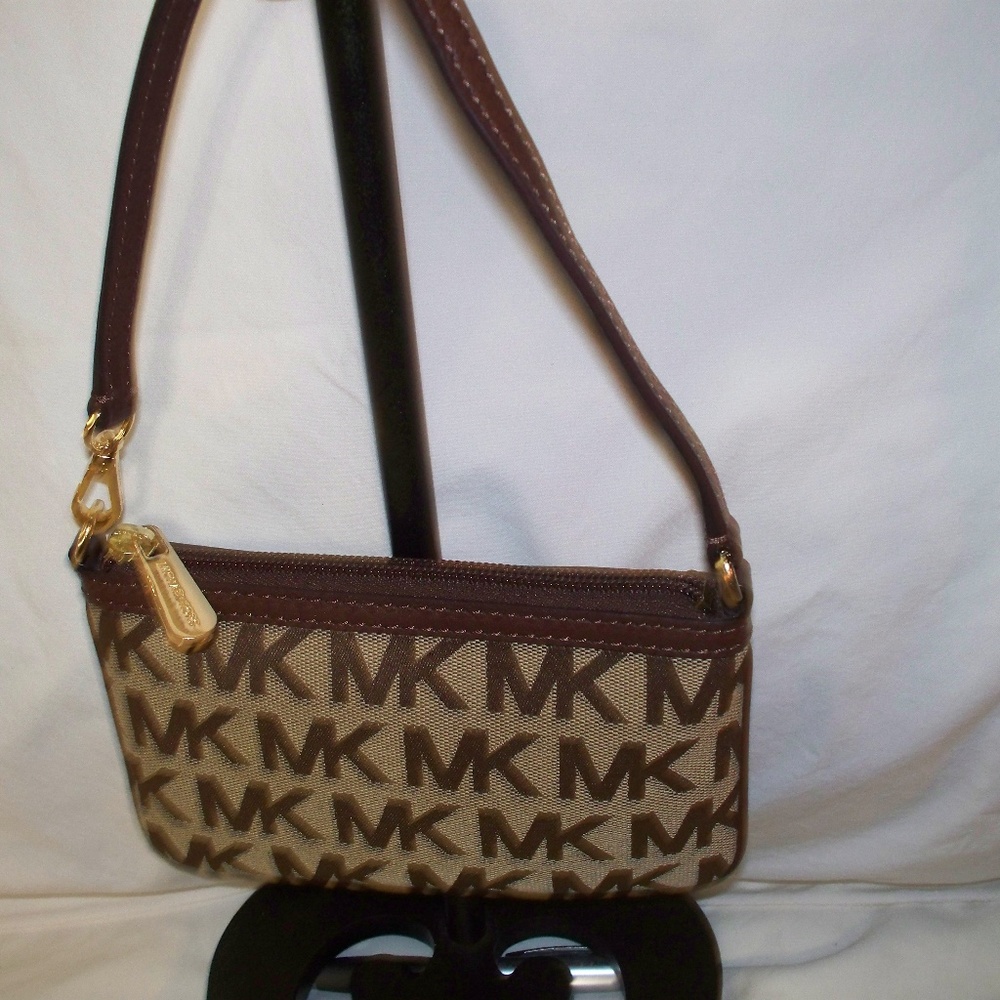 Michael Kors JS Signature Bg/Eb/Mocha Wristlet~EUC